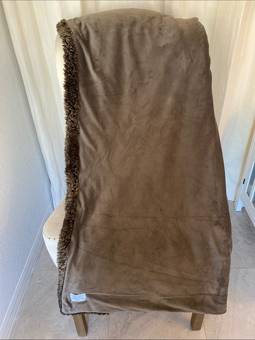 Restoration Hardware Faux Fur Throw Blanket - Picture 6 of 9